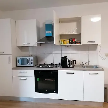 La Maison Heureuse Apartment Chatelet