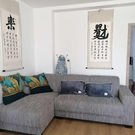 La Maison Heureuse Apartment Chatelet